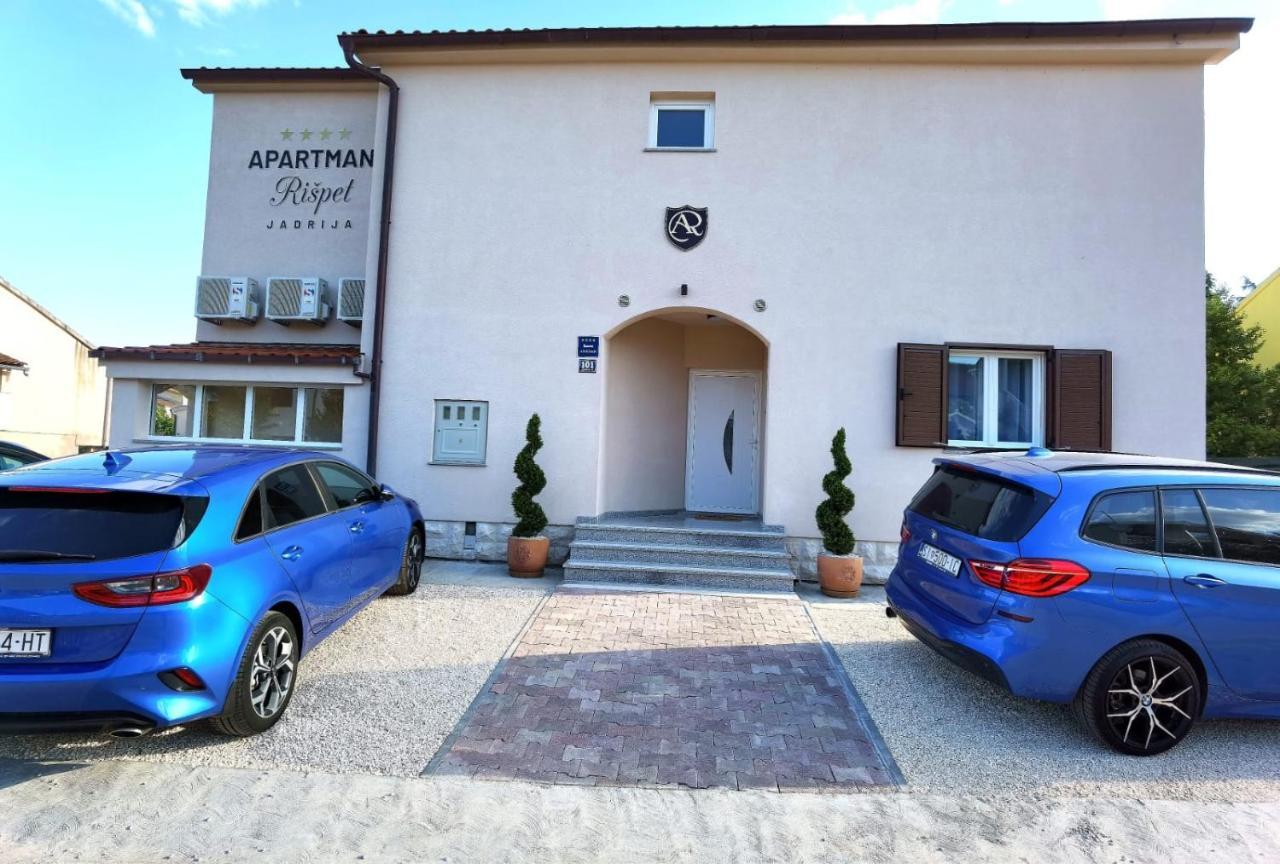 Apartmani Rispet Шибеник Экстерьер фото